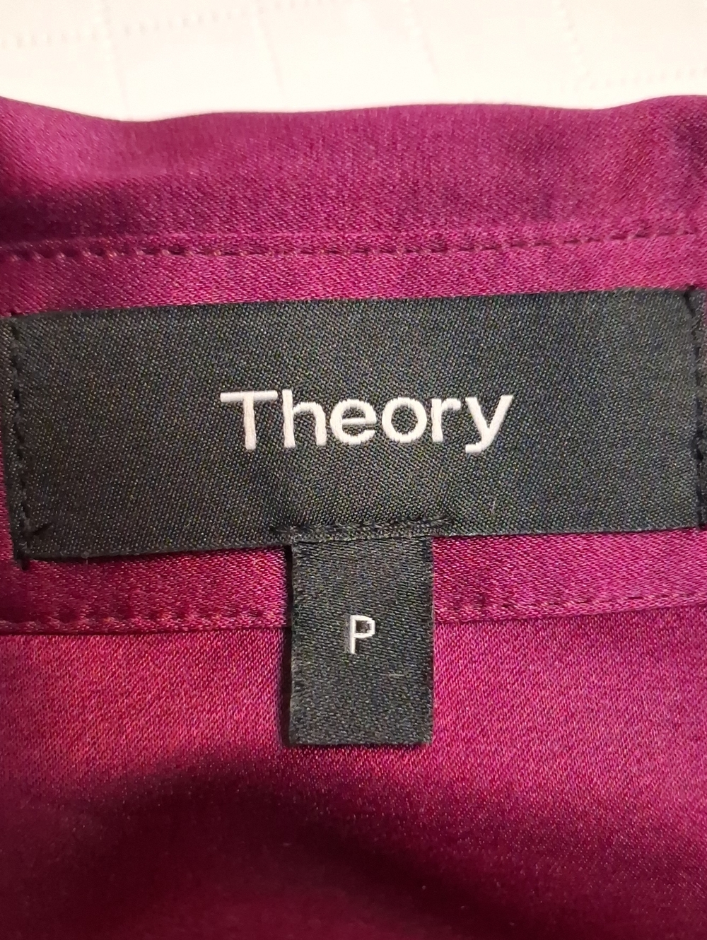 Theory Size (P) Small Women's 93% Silk Satin Button-Up Blouse in Burgundy. - Picture 11 of 15
